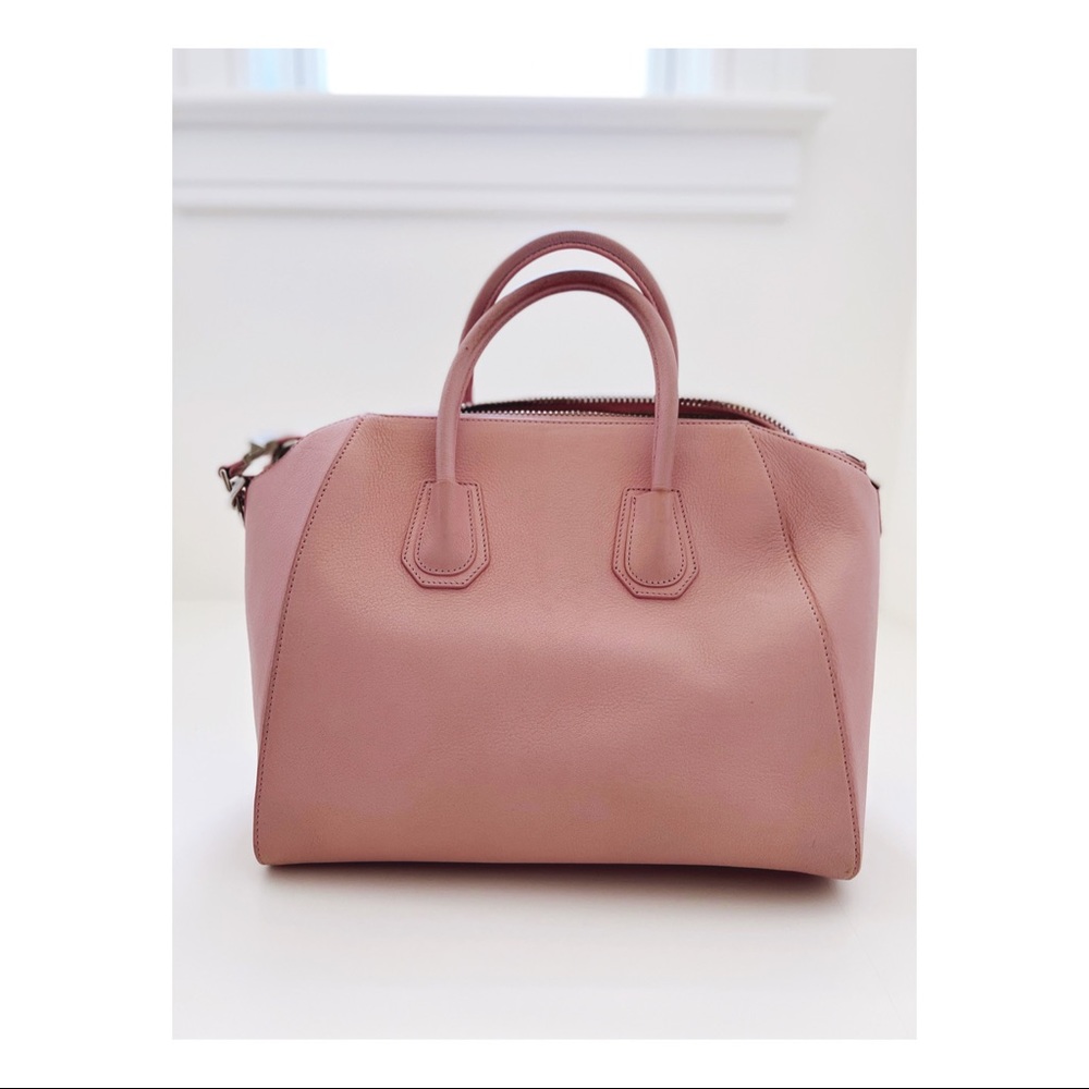 Givenchy medium Antigona bag in pink. - Picture 5 of 16
